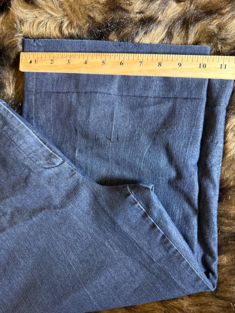 Larry Lavin Cropped Jeans (Size 6) - Picture 2 of 7